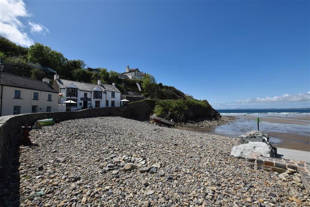 Beach Cottage Little Haven Exterior photo